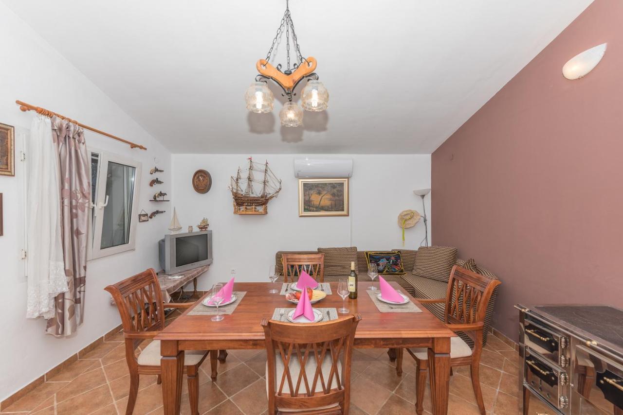 Holiday Home Frane Slivno  Экстерьер фото