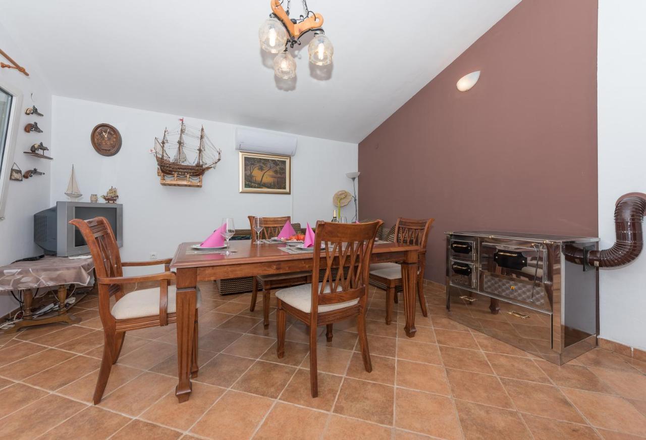 Holiday Home Frane Slivno  Экстерьер фото